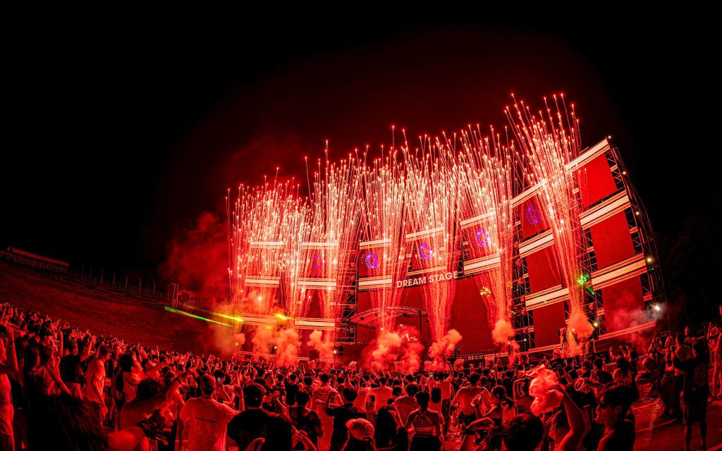 Q-dance Take Over World DJ Festival